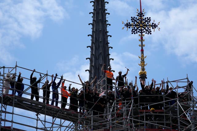 FRANCIA-NOTRE DAME-RESTAURACIÓN