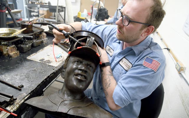 Jackie Robinson Statue Stolen