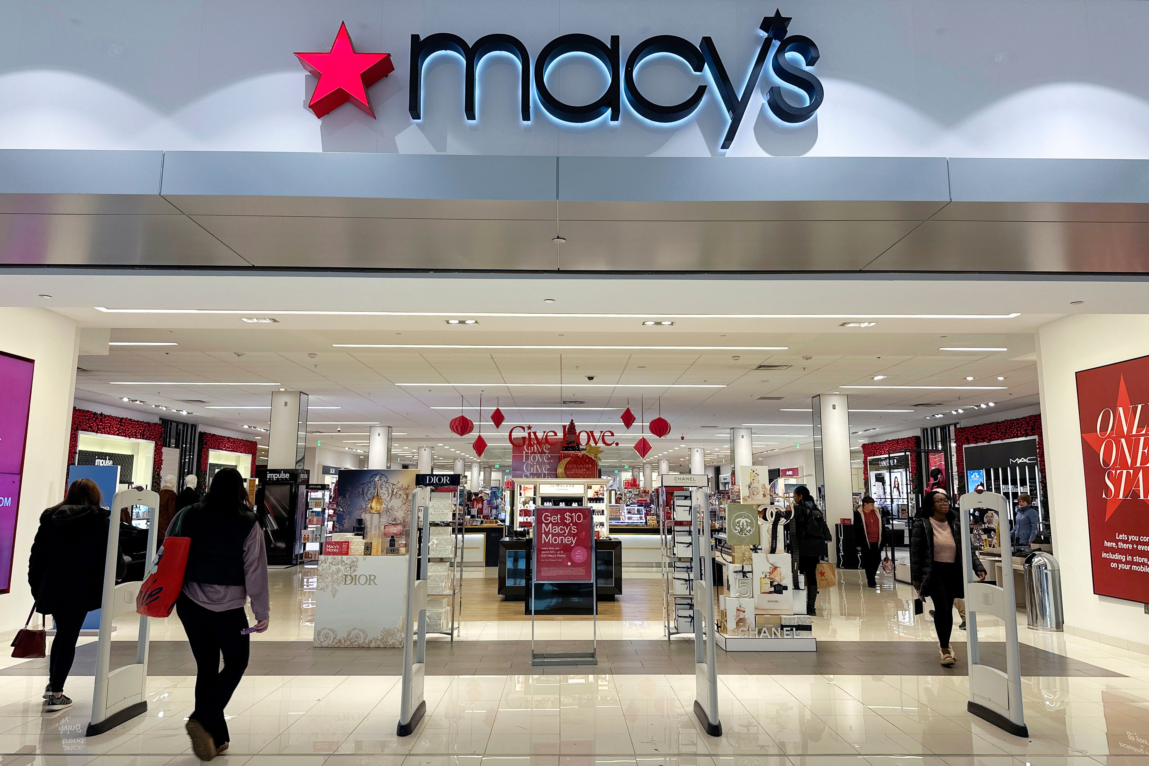 Macy’s announced plans to close more than 100 stores