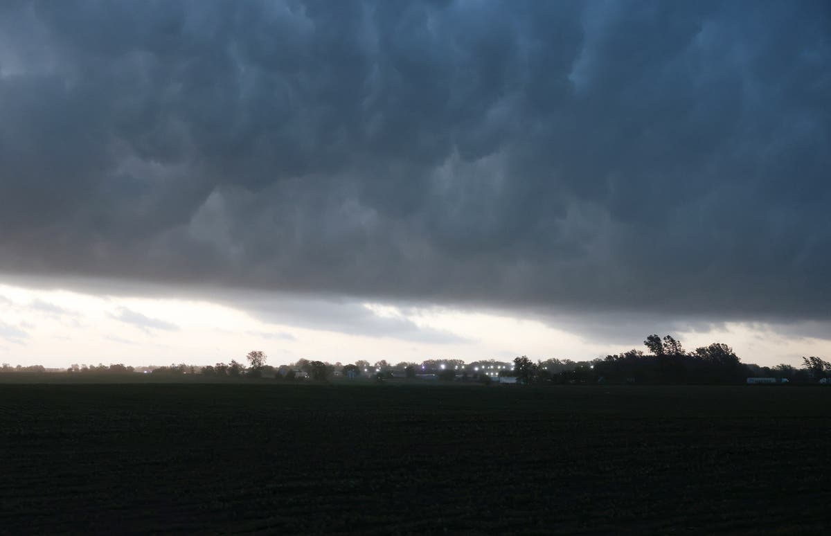 Forecasters warn Oklahoma may see dangerous tornadoes as Texas bakes in record heat