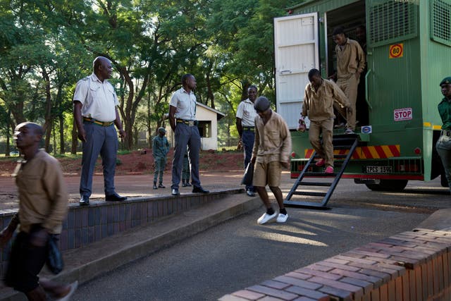 Zimbabwe Currency Crackdown