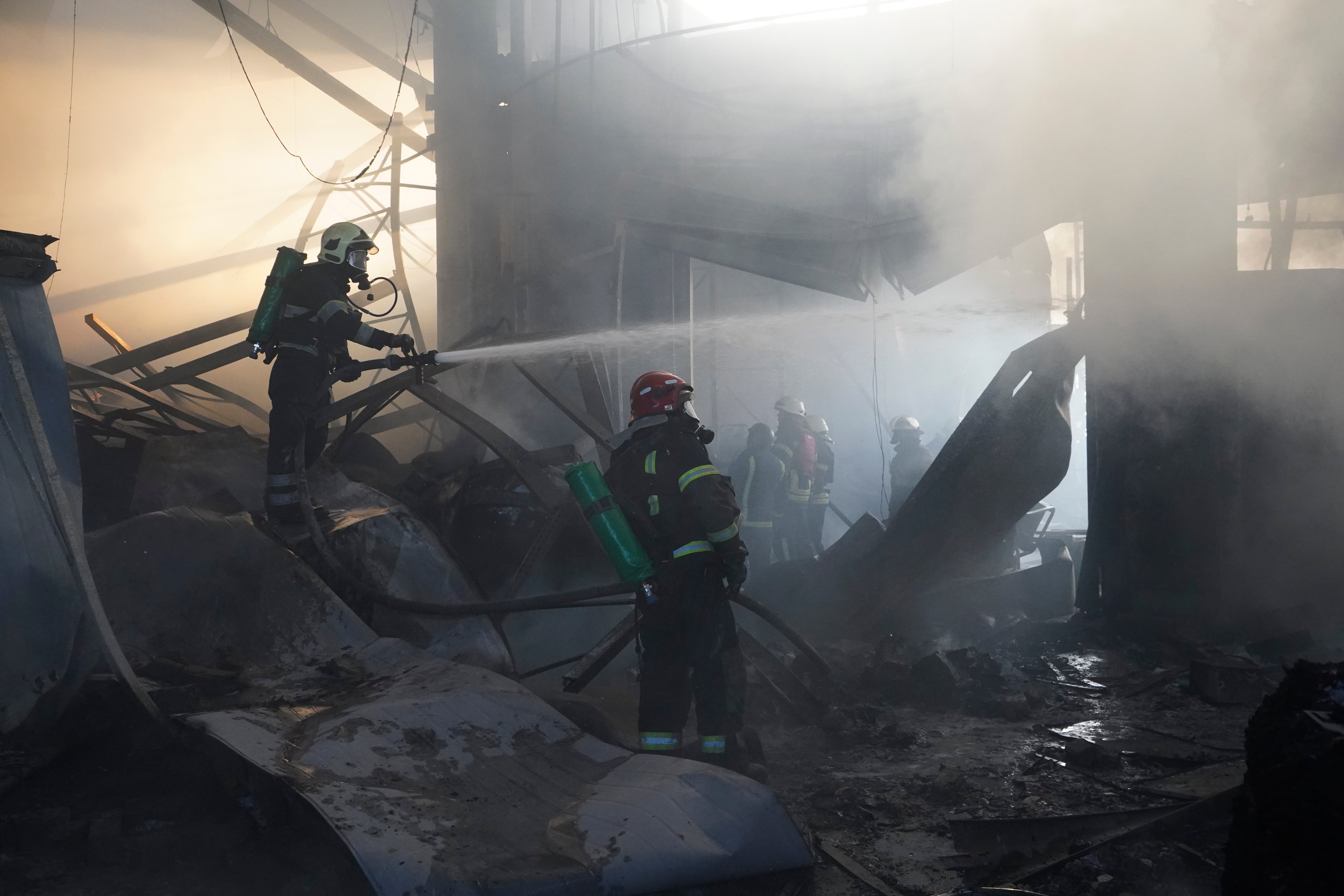 रूसी सेना ने यूक्रेन में खार्किव में एक DIY स्टोर पर बोला हमला, दो की गई जान, 33…

FOREIGN NEWS Russian army attacks a DIY store in Kharkiv, Ukraine, two killed, 33…
