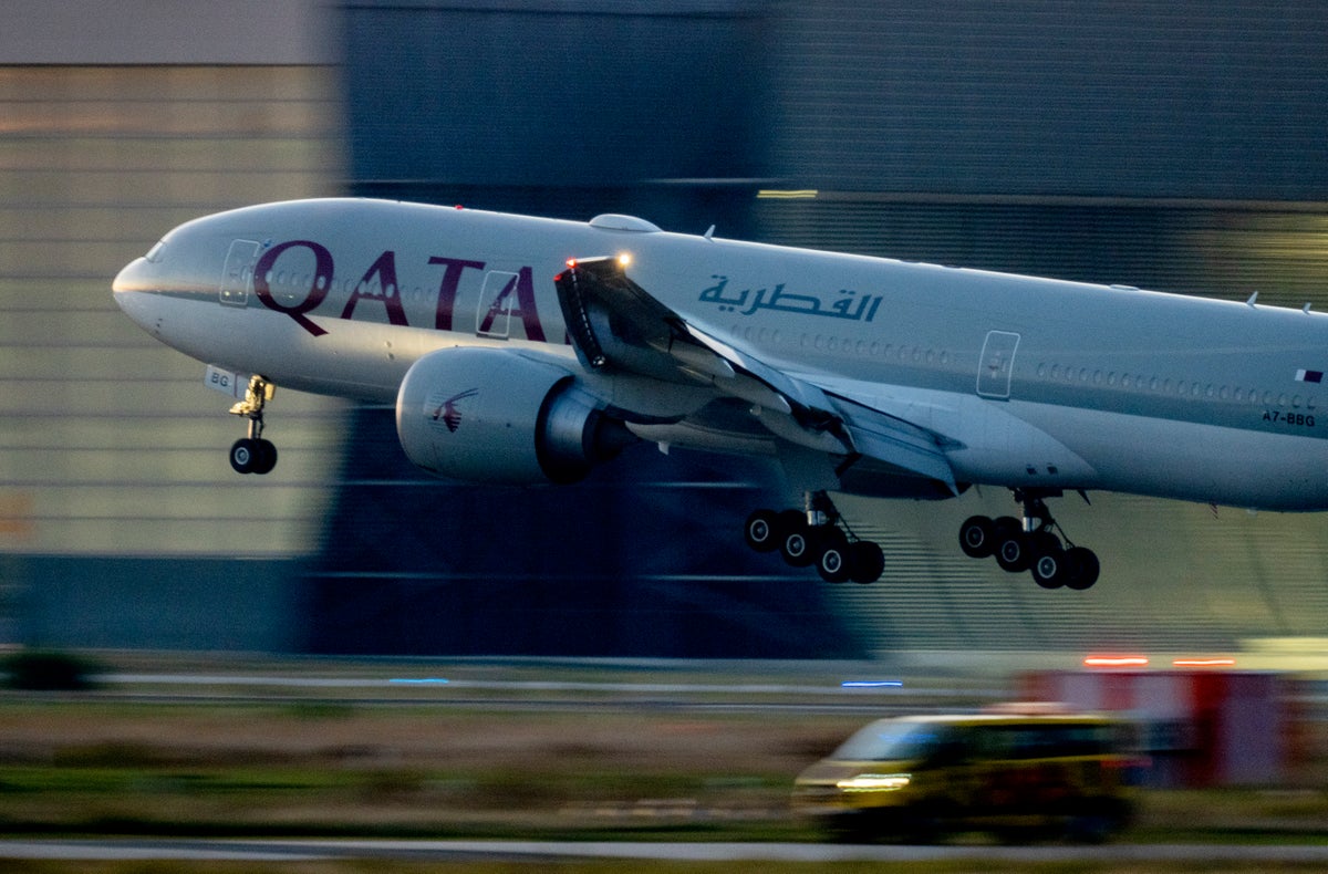 Passengers say they were thrown around cabin in ‘atrocious’ turbulence on flight from Doha to Dublin