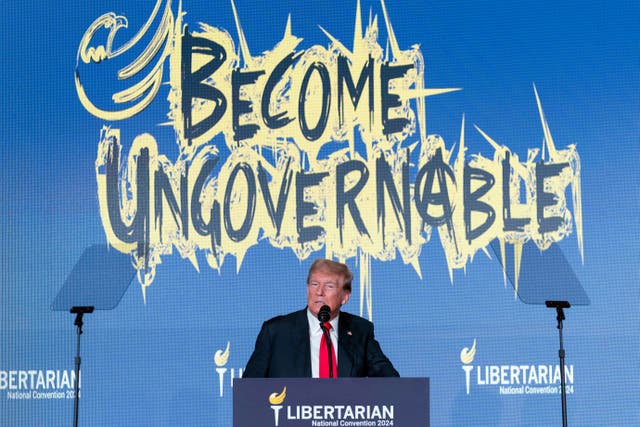 <p>El expresidente estadounidense y candidato republicano a la presidencia, Donald Trump, pronuncia un discurso en la Convención Nacional del Partido Libertario en Washington D. C. </p>