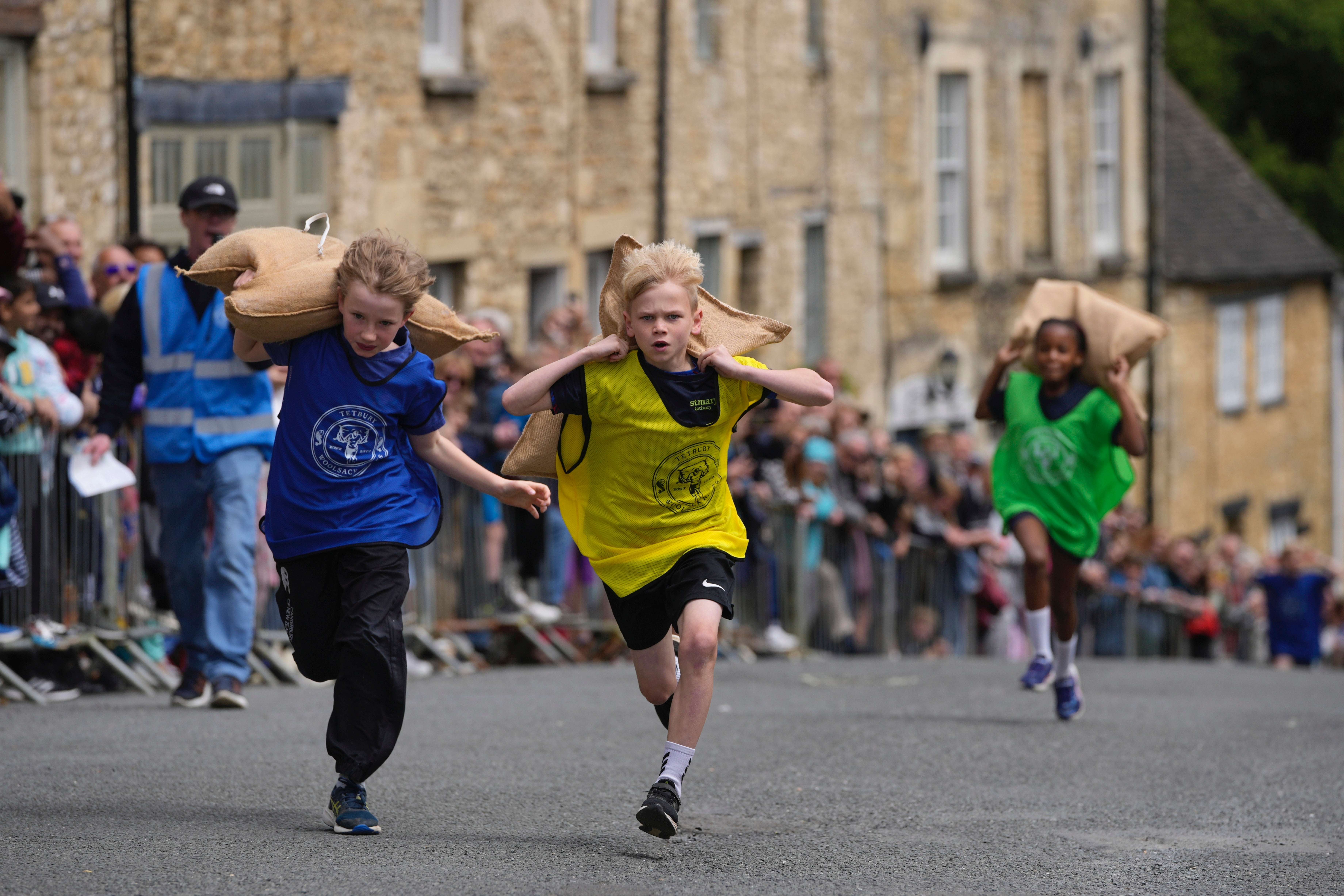 Britain Woolsack Races