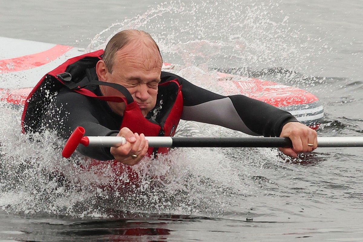 Ed Davey falls from paddleboard as Liberal Democrats campaign in Lake District
