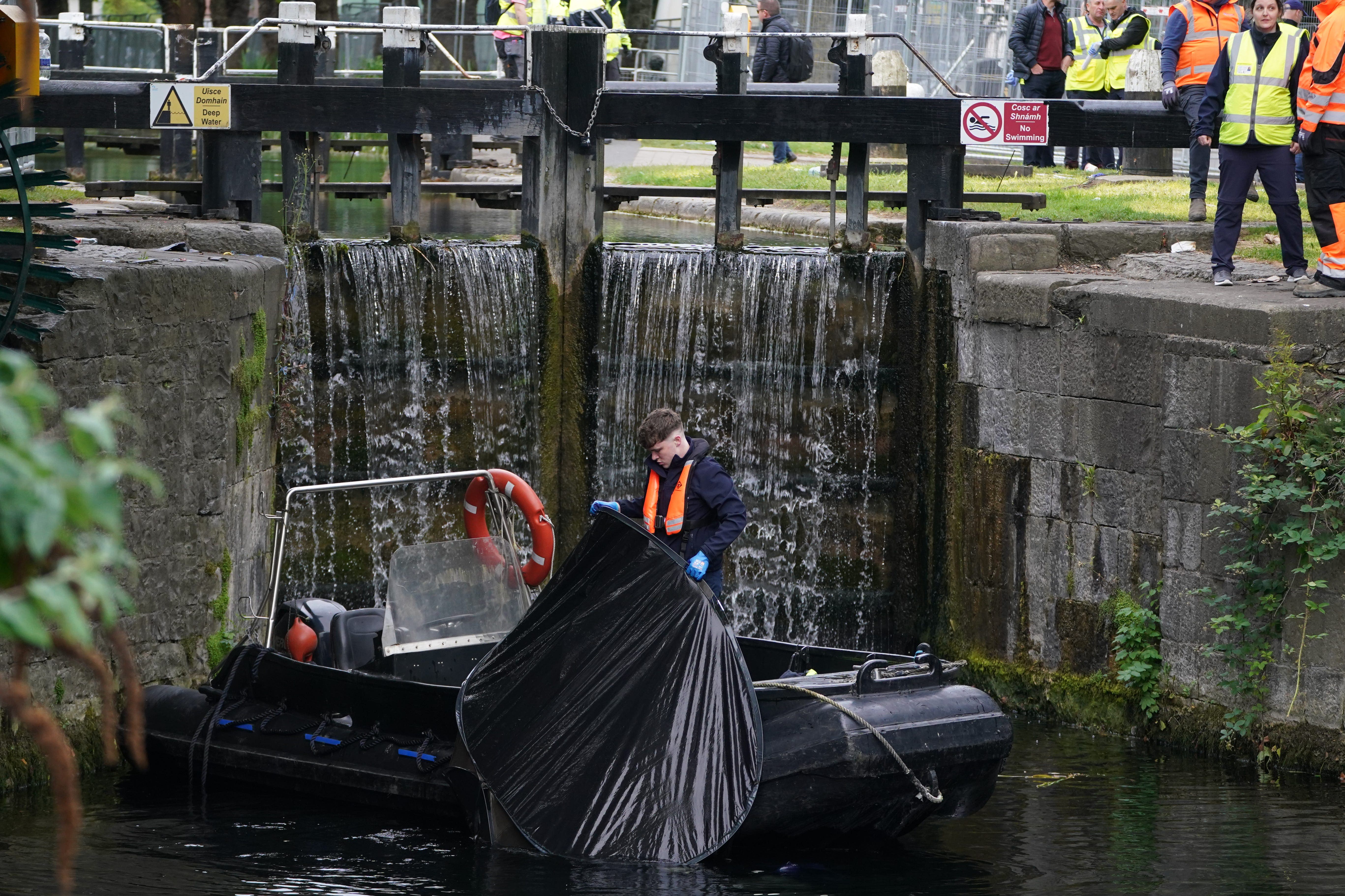 Tents cleared from Dublin canal as migrants offered State shelter - Vimarsana News