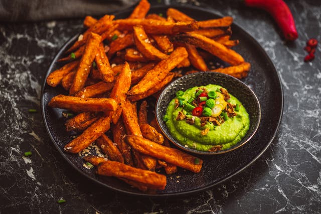 <p>Crispy and delicious sweet potato fries made in the air fryer, perfect for a healthy snack</p>