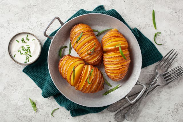 <p>Perfectly crispy hasselback potatoes made in the air fryer, seasoned to perfection</p>