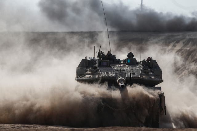 <p>Israeli tanks move towards Rafah in the Gaza Strip</p>