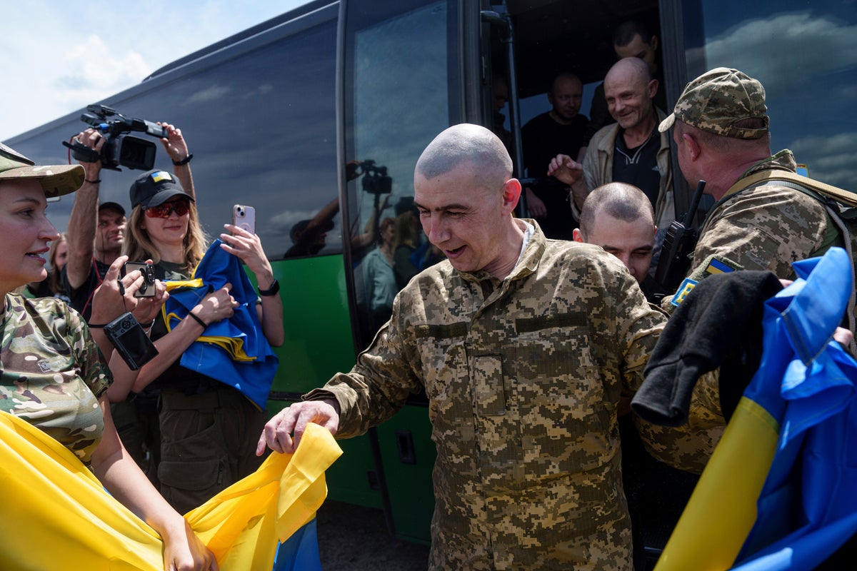 Russia and Ukraine exchange POWs for the first time in three months | The  Independent