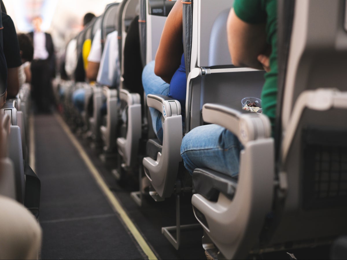 Man refuses to switch seats with passenger on flight