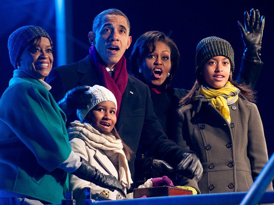The Obama family gathers to light the National Christmas Tree in Washington DC on 9 December, 2010