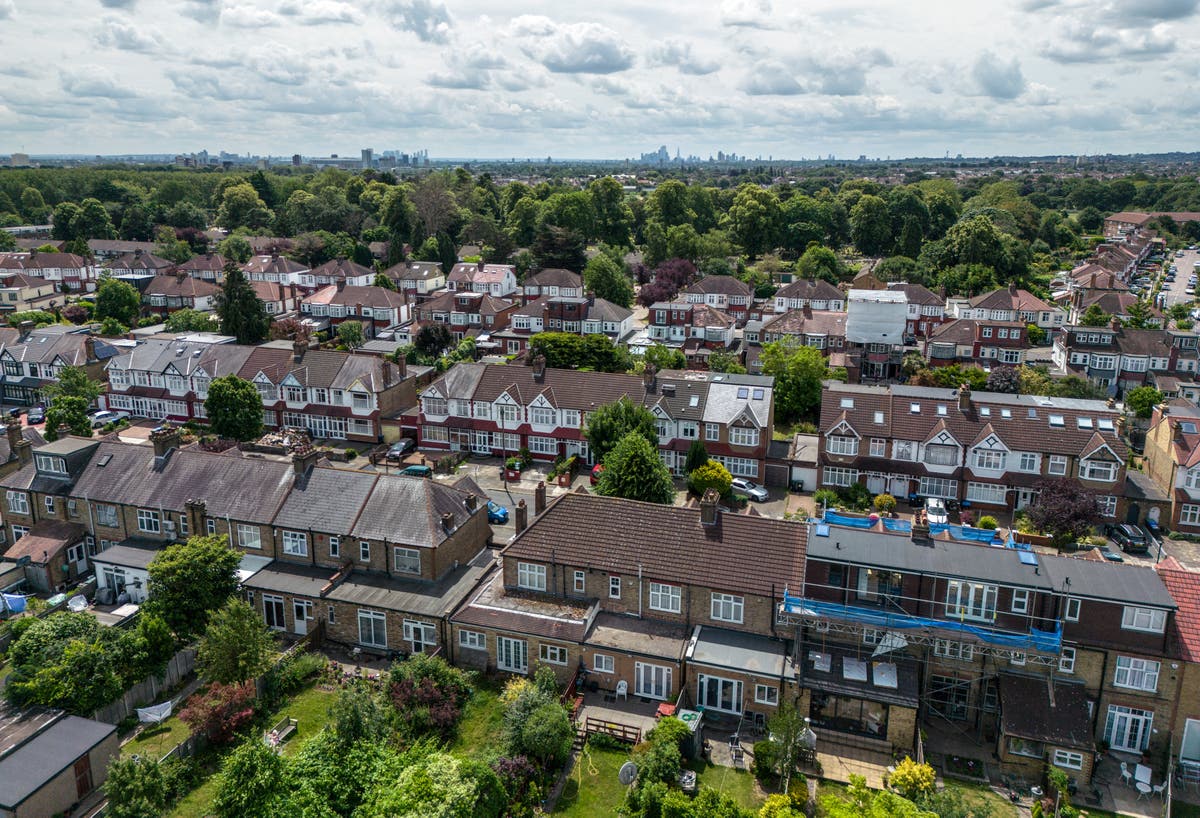 Households warned to check mortgage and savings rates after Bank of England decision