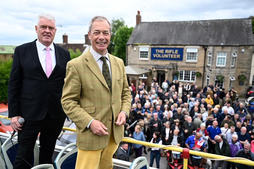 Lee Anderson and Nigel Farage woo crowds in Ashfield, East Midlands