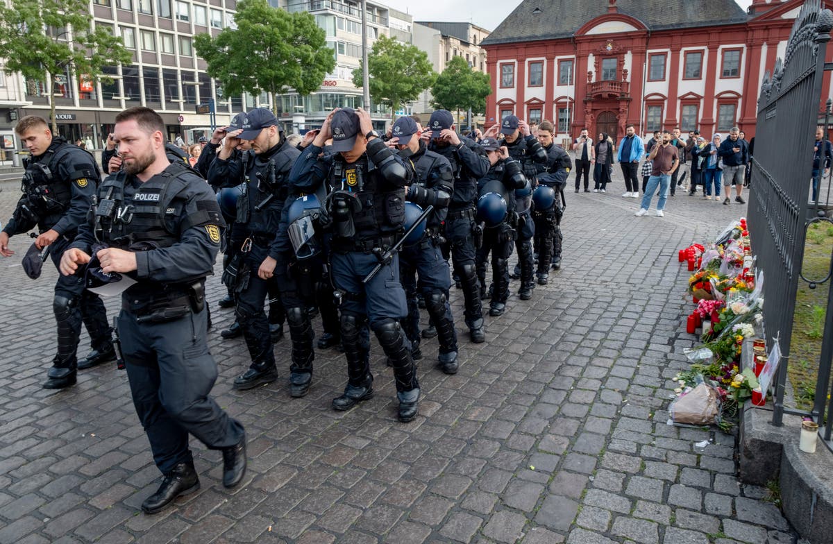 Police officer dies of wounds suffered in Mannheim knife attack