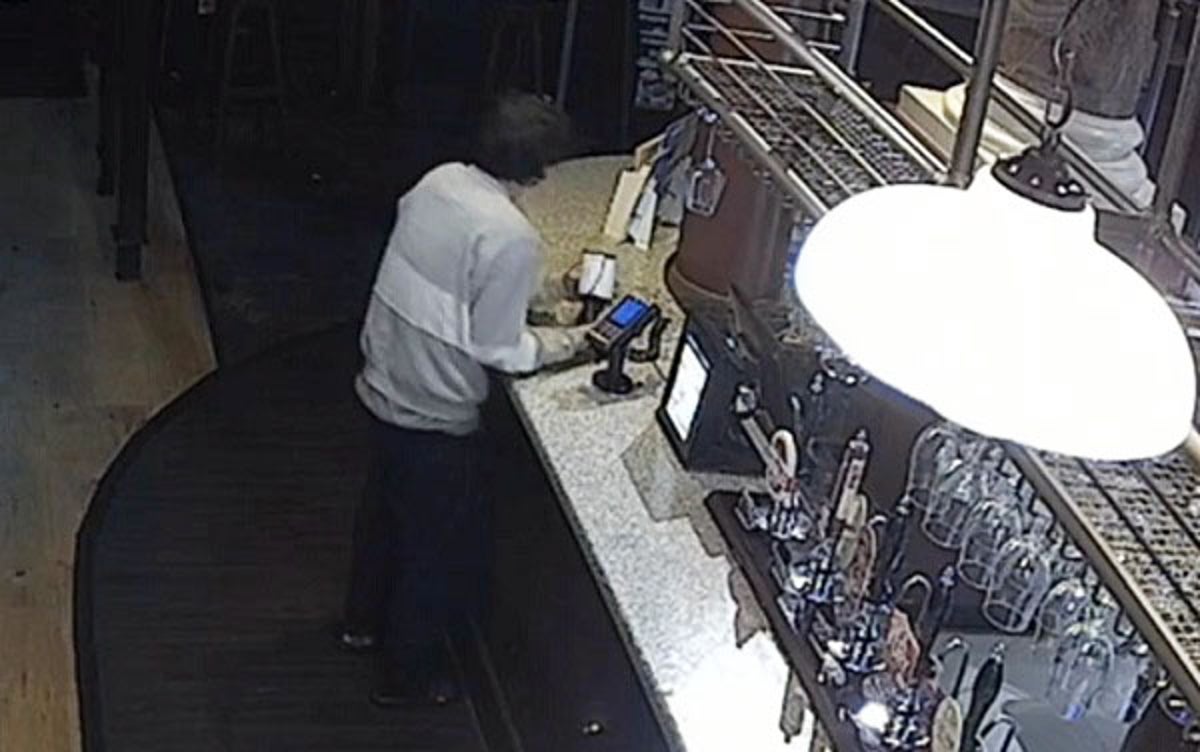 Wetherspoon pub charity box thief dramatically stopped by the public