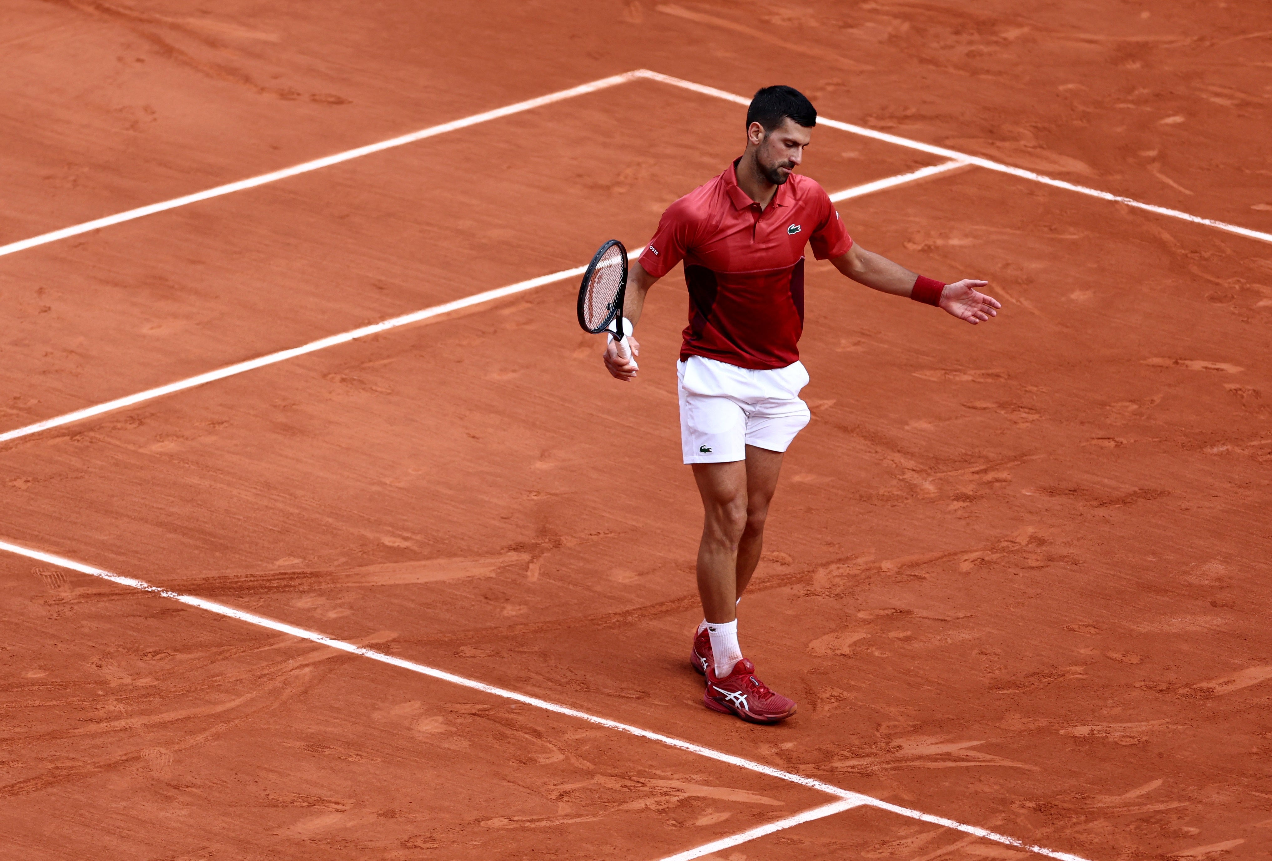 Novak Djokovic suffered a knee injury at Roland Garros
