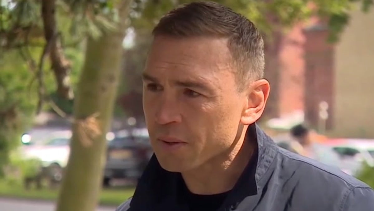 Kevin Sinfield fights back tears in tribute to Rob Burrow after teammate’s death