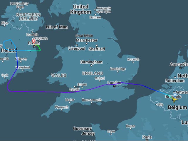 <p>Flight path of United Airlines UA998 on Monday 3 June 2024</p>