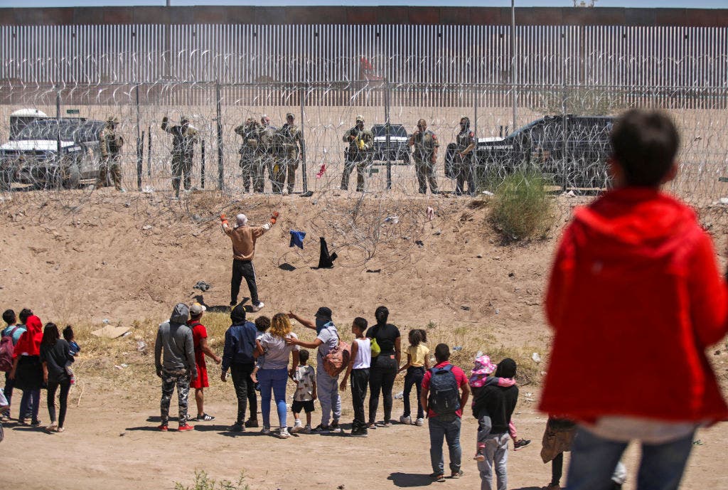 Biden to crack down on migrant crossings with order allowing him to halt new asylum claims - Vimarsana News