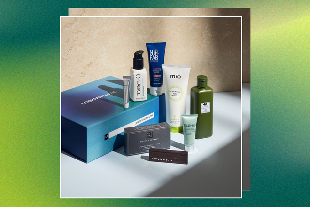 <p>The gift box includes seven skincare and bodycare products </p>