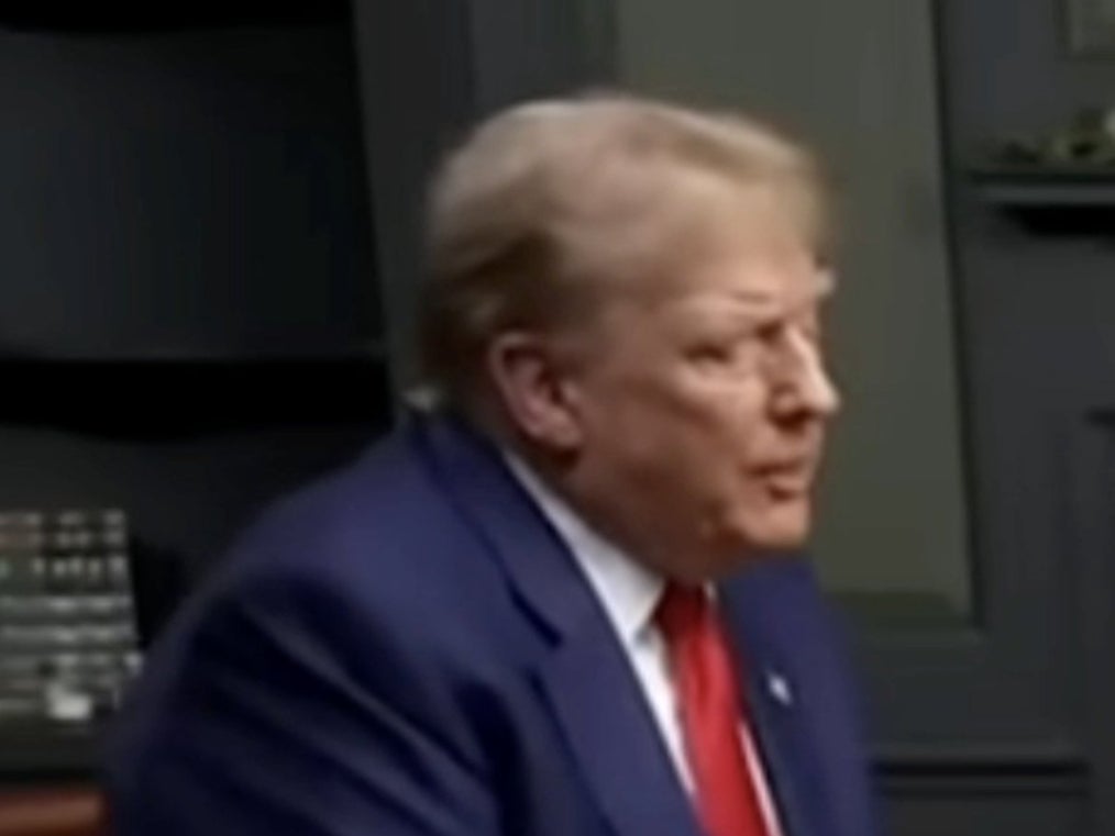 Donald Trump, seated for an interview with Fox News on 2 June, slouches his shoulders while elevating them to his jaw. A ‘body language expert’ said this showed a lack of confidence and emotional discomfort.