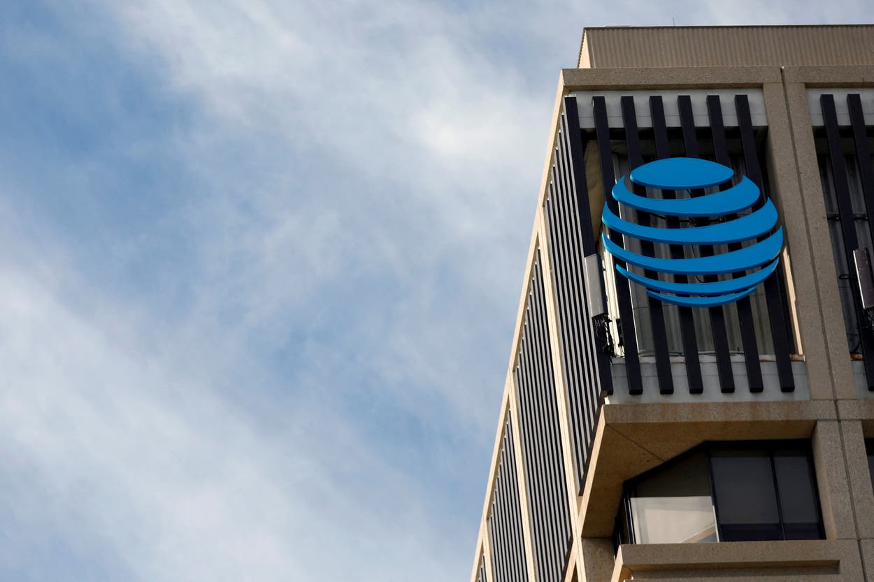 AT T Cellular Users Report Widespread Cell Outages Carrier Says 911 At t cellular users report widespread cell outages carrier says 911
