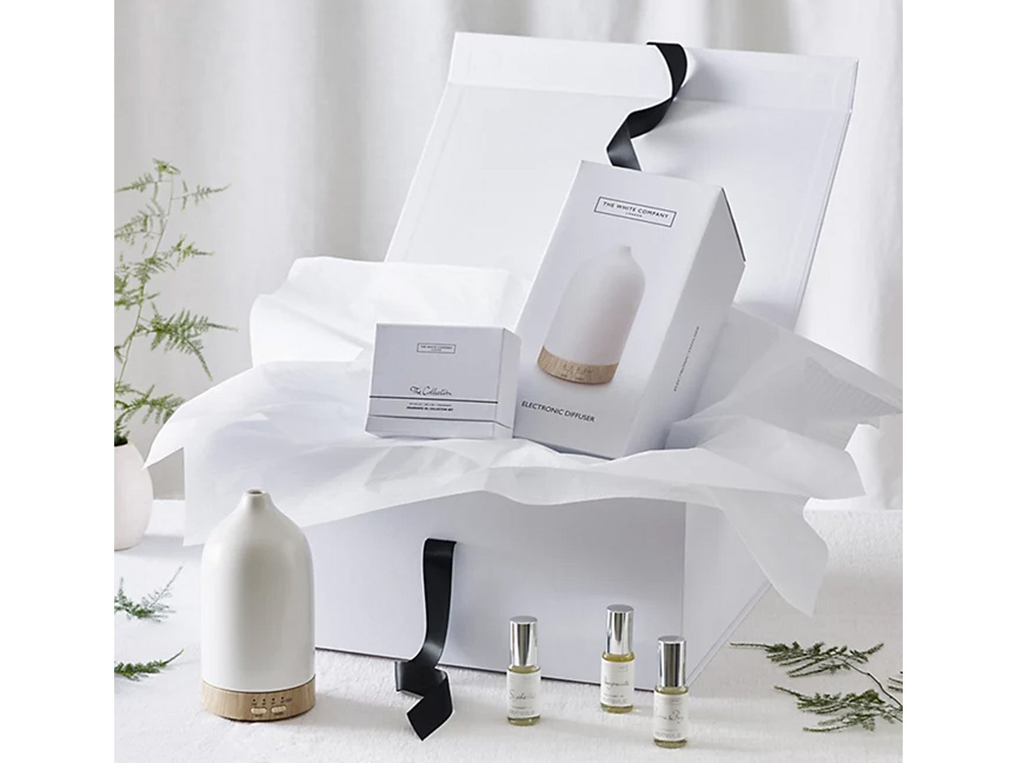 Best diffusers The White Company electronic diffuser and set of 3 signature fragrance oils