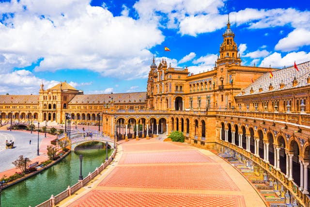 <p>In September, Seville’s temperatures are warm but pleasant</p>