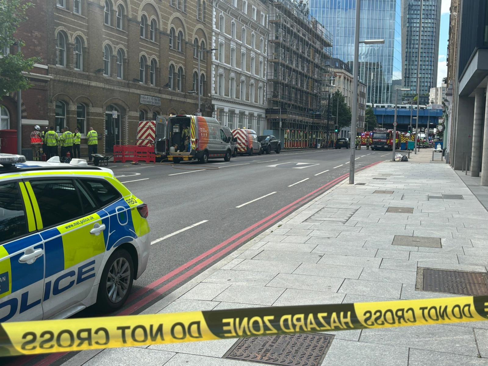 The emergency services attended the scene of a suspected gas leak in #outhwark Street, by the junction of Great Suffolk Street