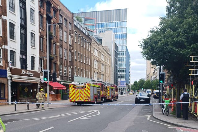 <p>Southwark Street was evacuated and cordoned off, with traffic rediverted</p>