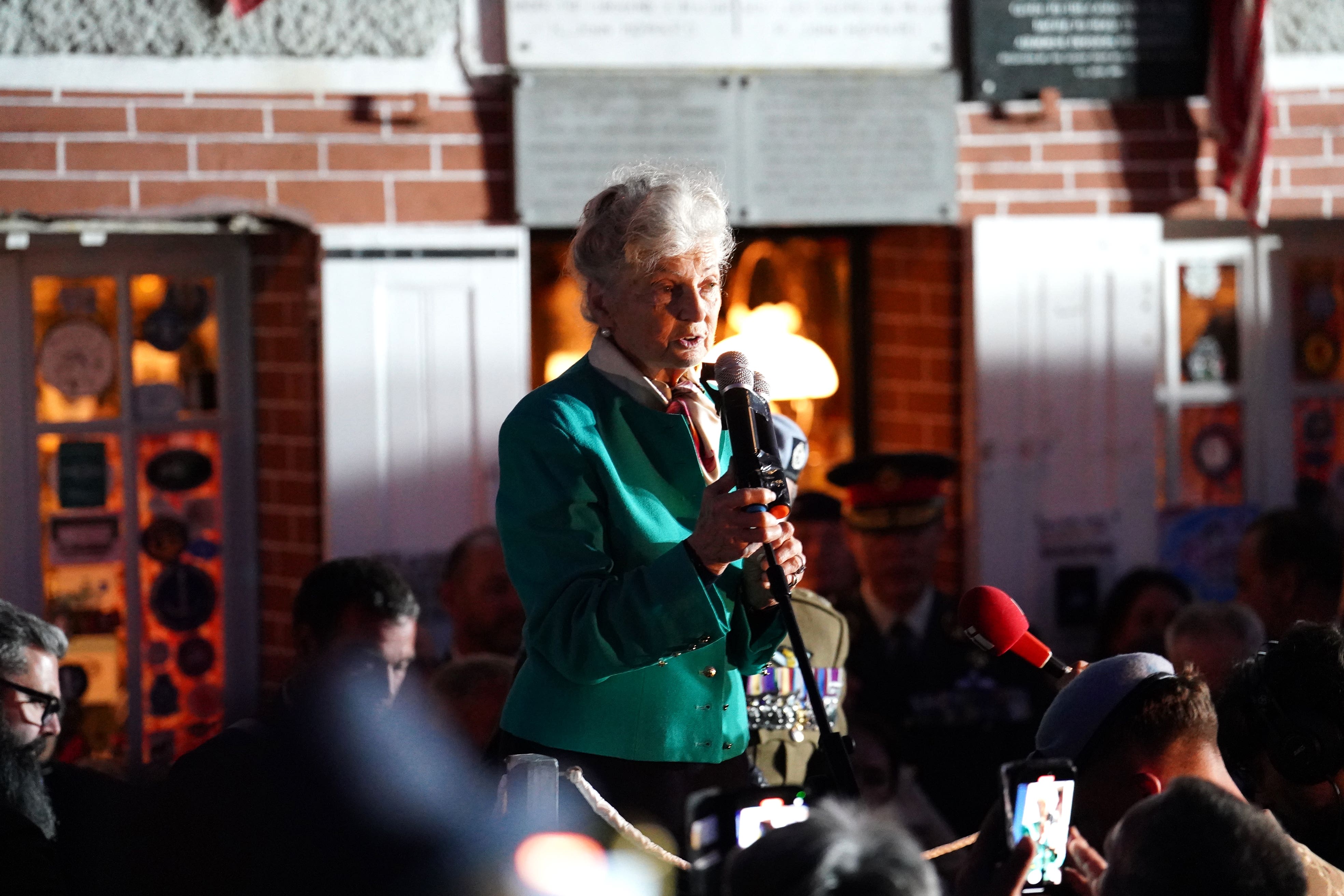 Arlette Gondree spoke before giving a champagne toast (Jordan Pettitt/PA)