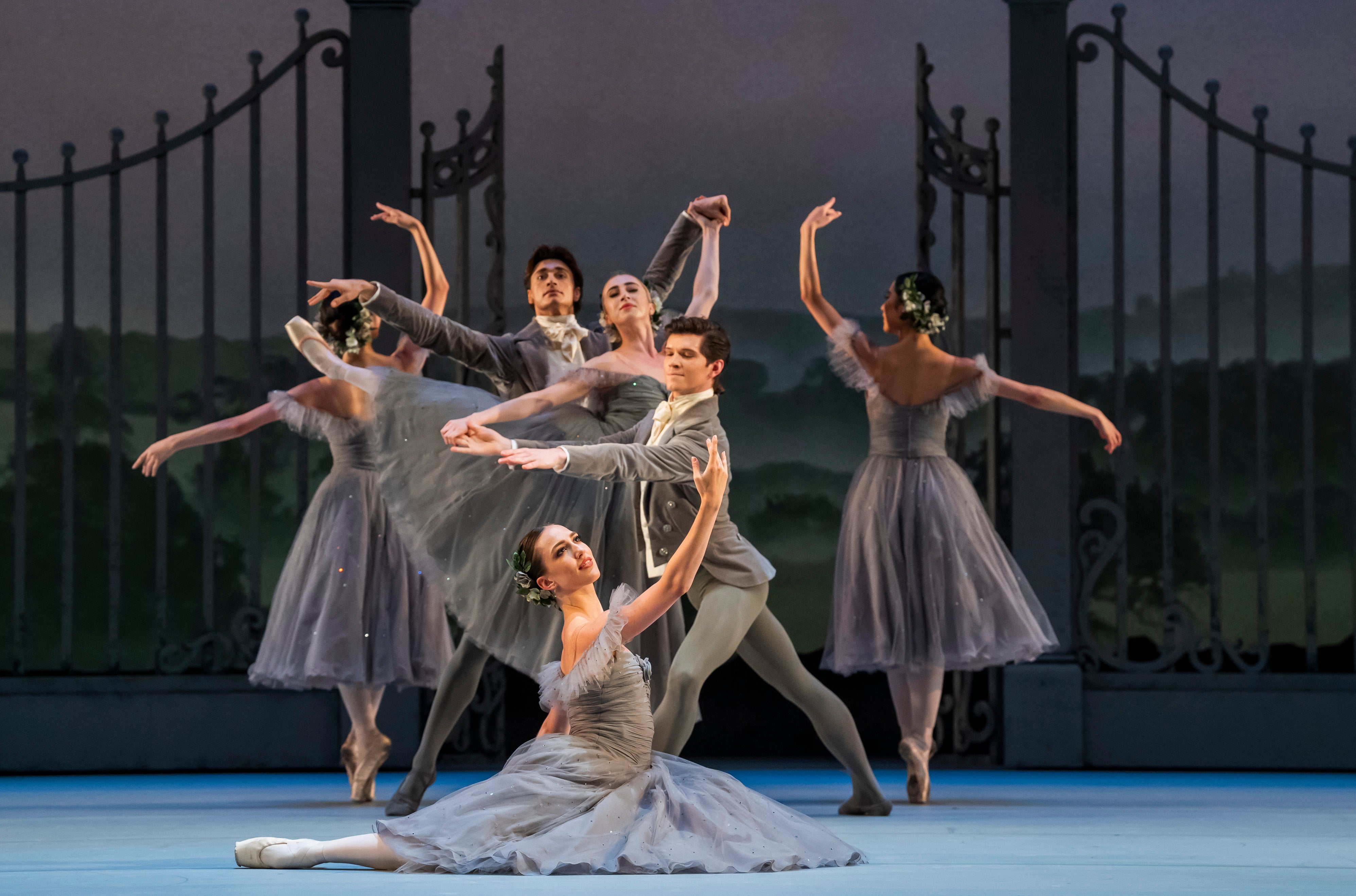 Nadia Mullova-Barley as part of the Artists of The Royal Ballet in ‘Les Rendezvous’