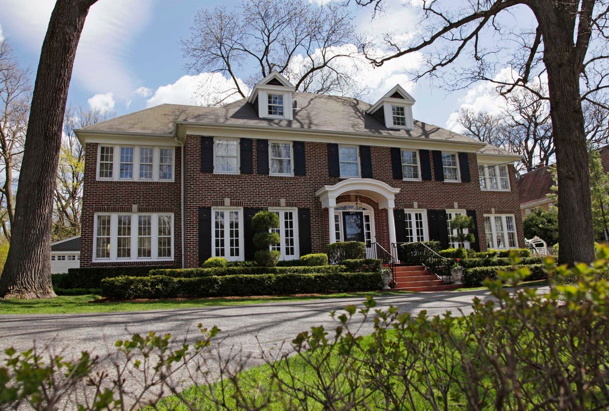 'Home Alone' house being sold. Swinging paint cans not included