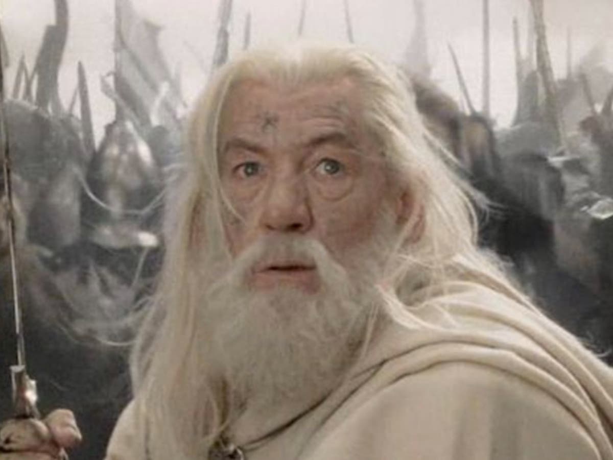 Ian McKellen says he’ll play Gandalf in new Lord of the Rings movie ...