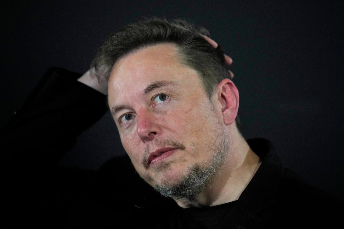 Elon Musk says he’ll ban iPhone and Apple gadgets