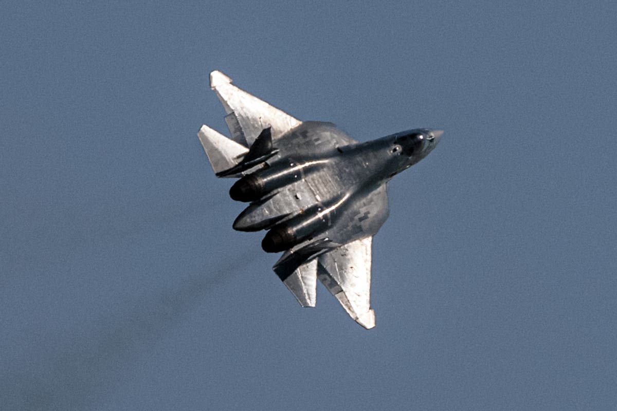 الحرب الأوكرانية الروسية على الهواء مباشرة: كييف تقول إن قواتها أسقطت إحدى طائرات بوتين المقاتلة الأكثر تطوراً من طراز Su-57