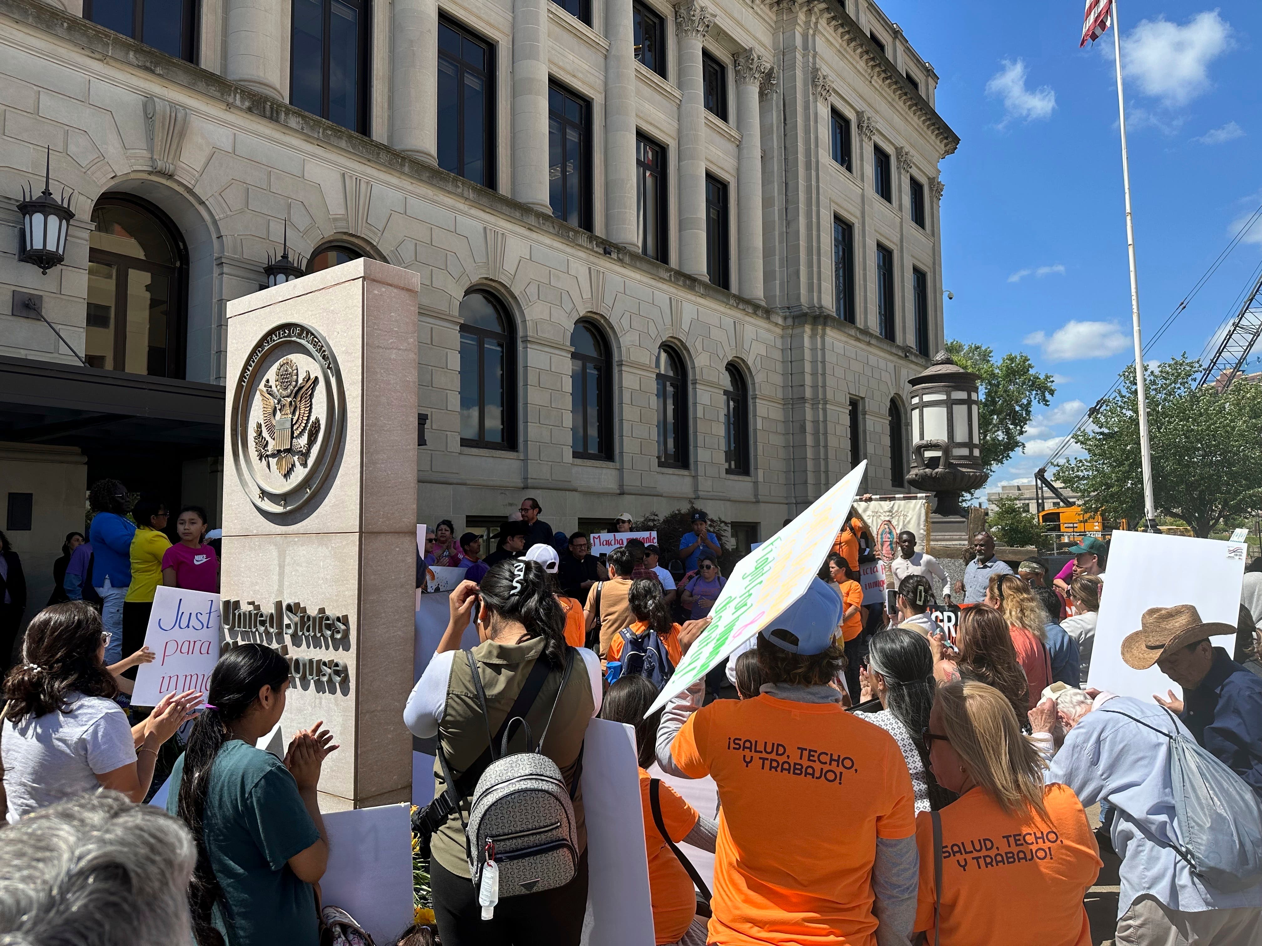 Iowa defends immigration law that allows local officials to arrest people told to leave US - Vimarsana News