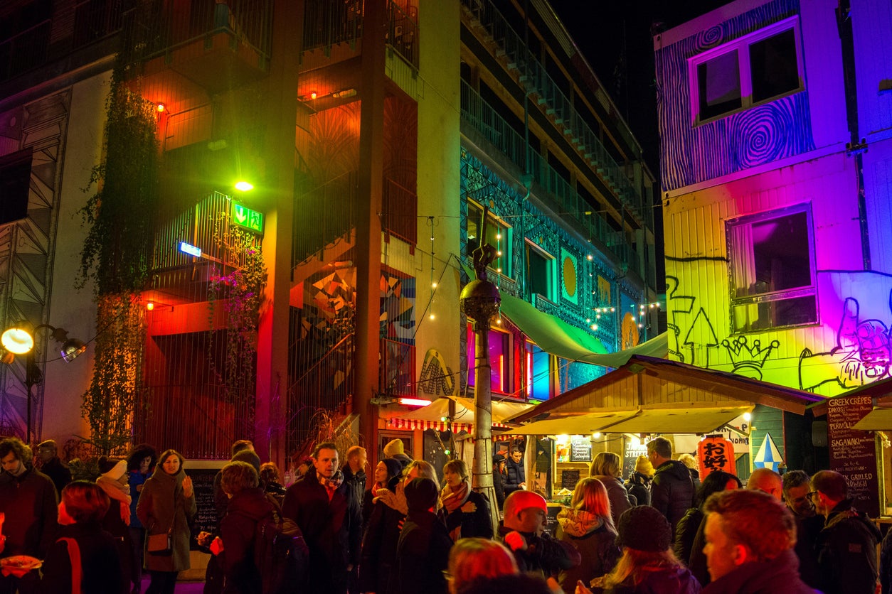 The Holzmarktquartier is home to clubs, bars and resturants – including techno club Kater Blau and its associated restaurant Fame