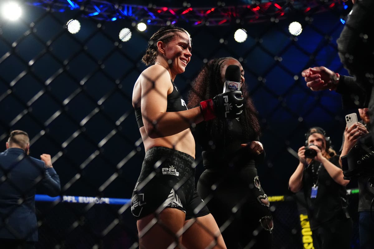 Boxer Savannah Marshall would prefer MMA clash with rival Claressa Shields Boxer Savannah Marshall would prefer MMA clash with rival Claressa Shields