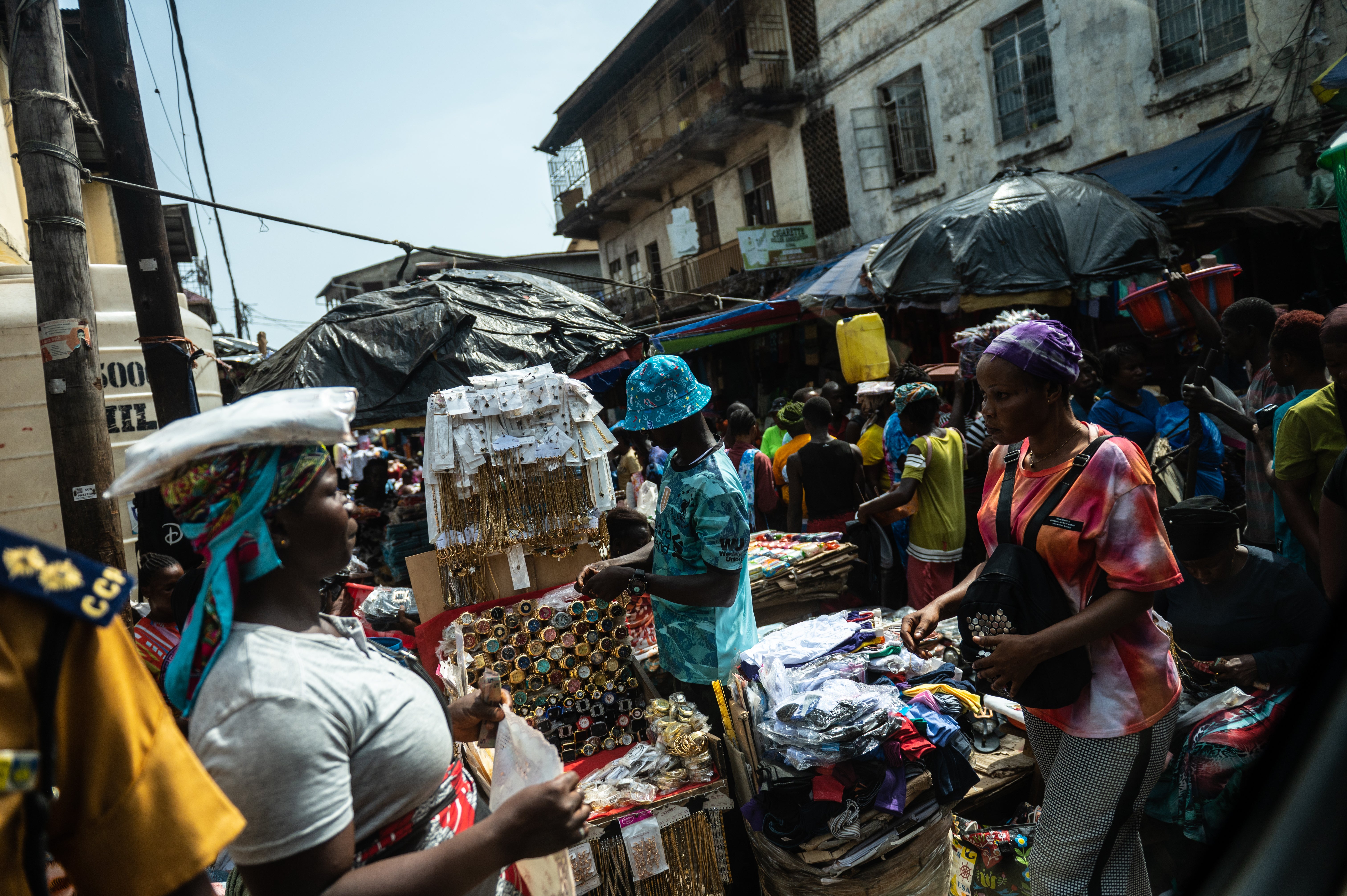 A agitação do mercado em Freetown