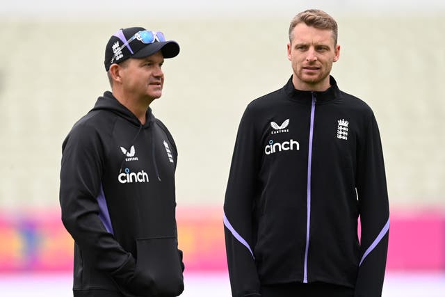 <p>Matthew Mott and Jos Buttler are under pressure to perform at the T20 World Cup</p>