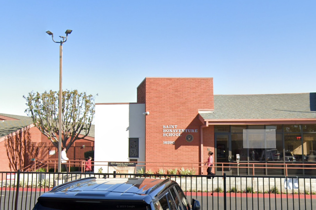 <p>St Bonaventure Catholic School in California</p>