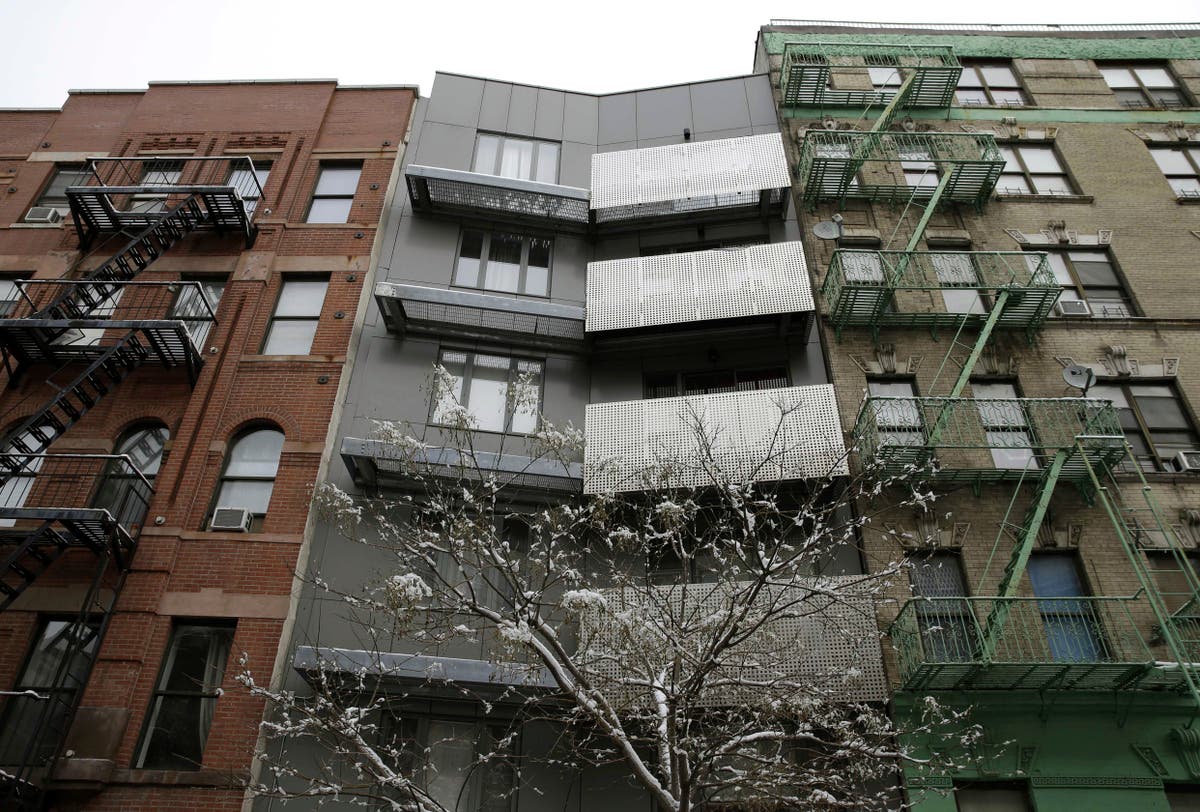 NYC considers ending broker fees for tenants, angering real estate industry NYC considers ending broker fees for tenants, angering real estate industry