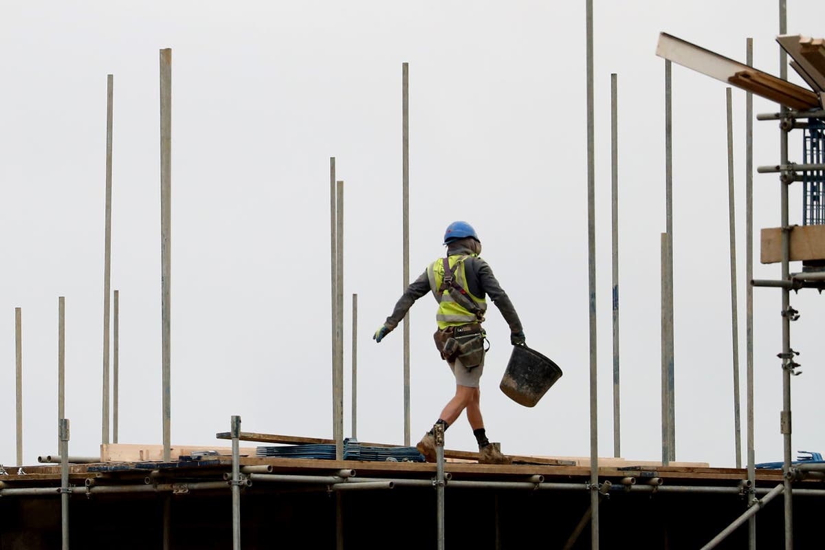 Labour pledges to &lsquo;get Britain building again&rsquo;