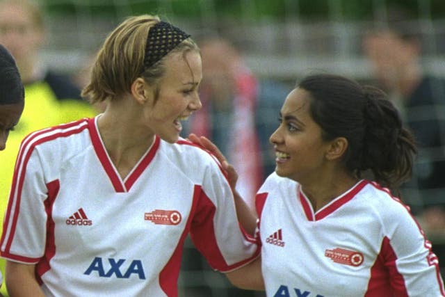 <p>Keira Knightley and Parminder Nagra in ‘Bend It Like Beckham’</p>