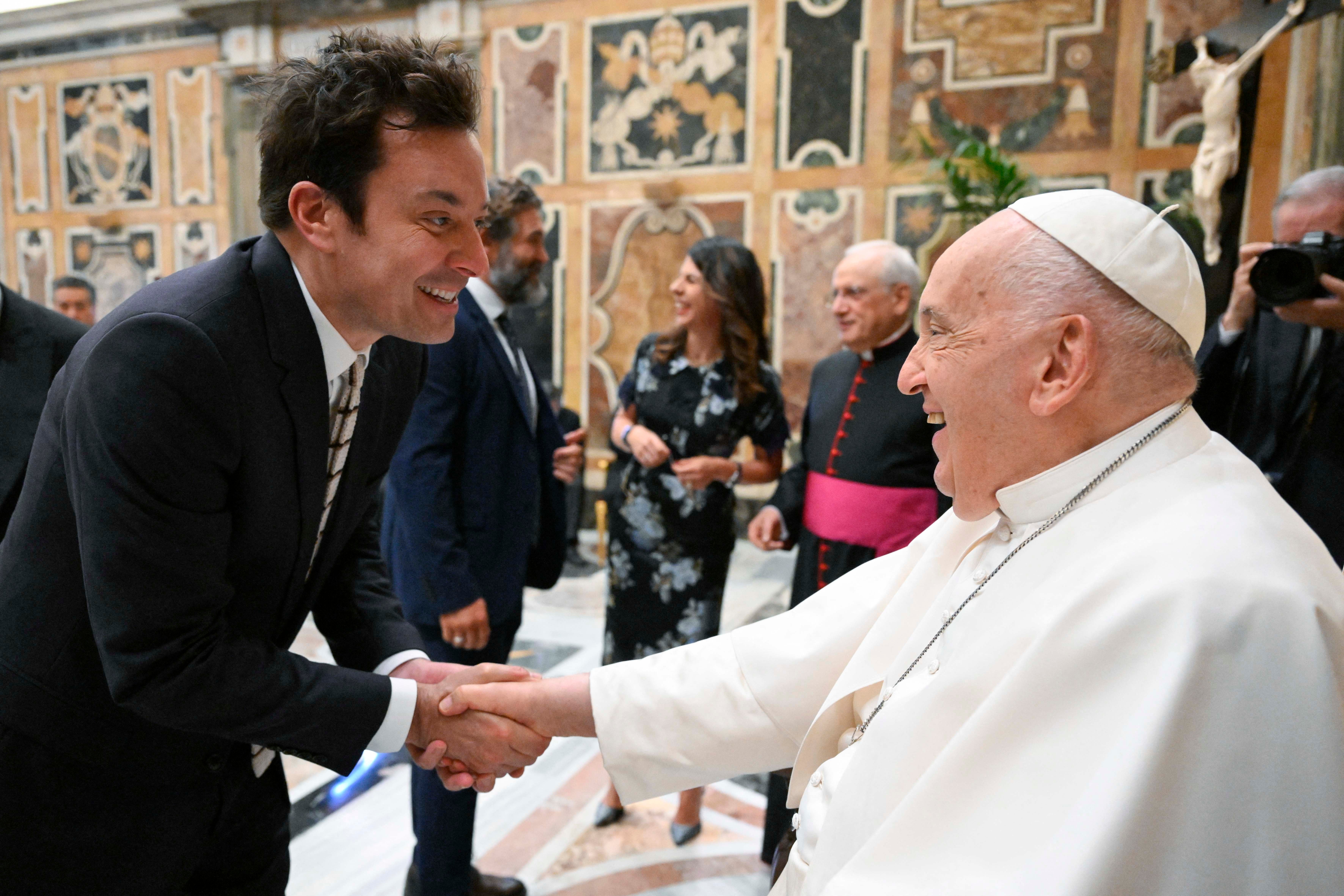 Pope Francis shakes hand with Jimmy Fallon