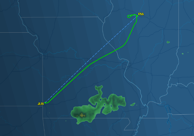 United 5121 desviou trajetória de voo na quinta-feira