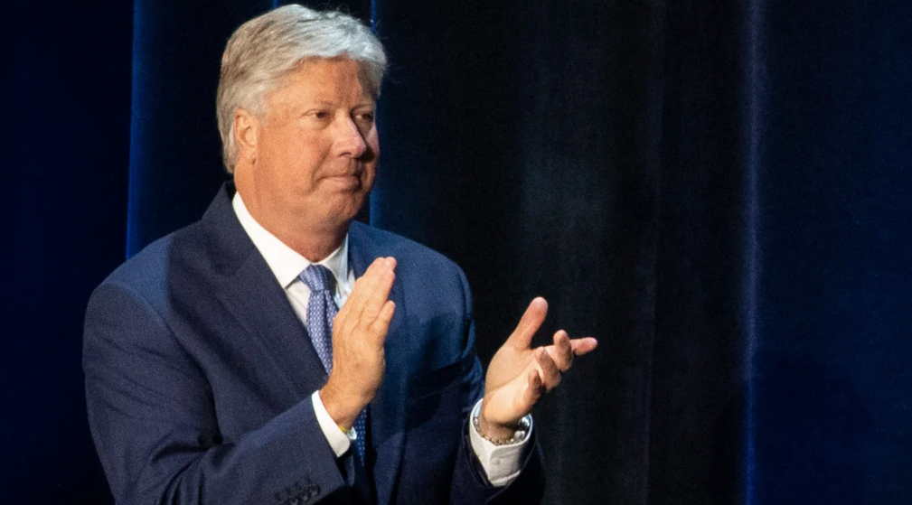 Robert Morris, a Texas pastor who founded Gateway Church, allegedly asked the woman accusing him of abuse how much it would take to buy her silence